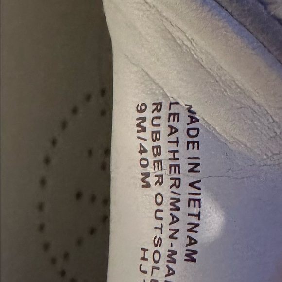 Michael Kors Sneakers - Picture 9 of 9